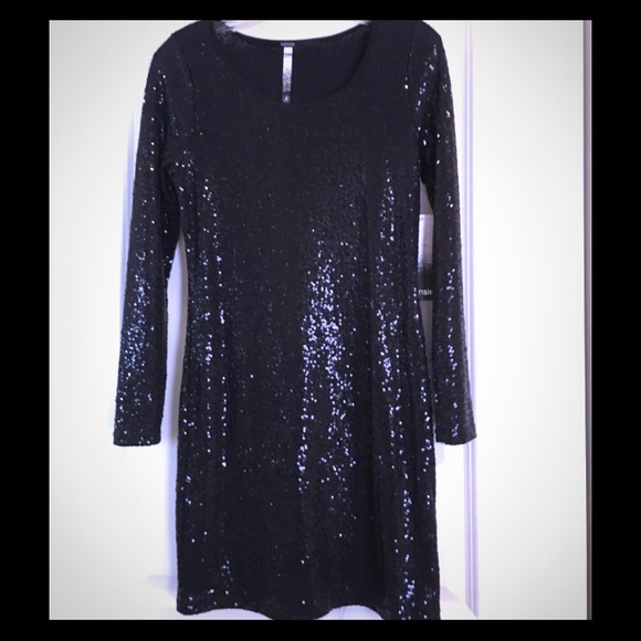 Black Kensie sequin dress!
