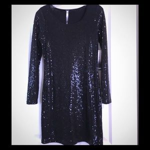 Black Kensie sequin dress!
