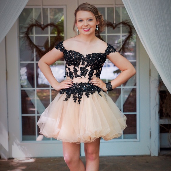 Meet your Posher, Macy - Picture 2 of 8