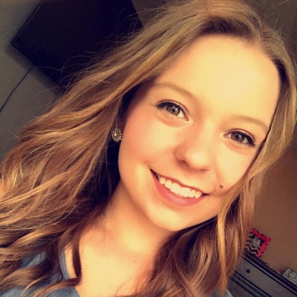 Meet your Posher, Macy - Picture 5 of 8