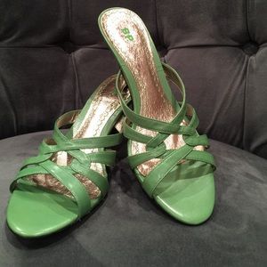 NWT Nordstom BP Green Leather Kitten Heels size 7