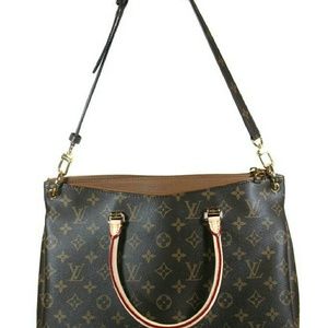 Louis Vuitton Shoulder Bag