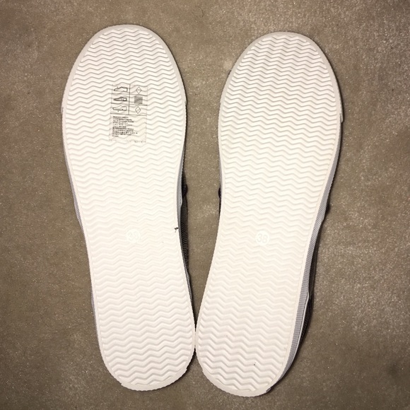 Shoes - Picture 3 of 3