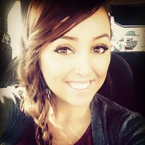 Meet your Posher, Leilani