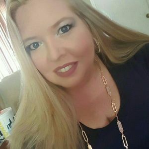 Meet your Posher, Pamela