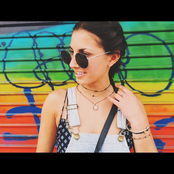 Meet your Posher, Amanda - Picture 1 of 1