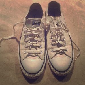 Sparkly White Allstar Converse 👟👟