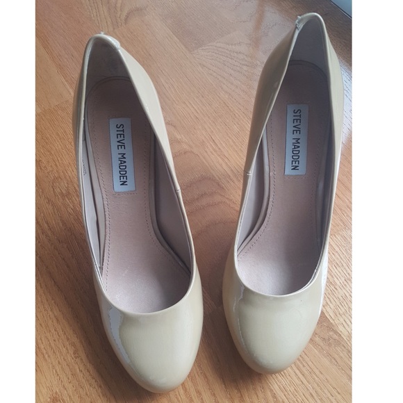 Steve Madden Unityy Heels in Blush, 7.5 M - Picture 2 of 3