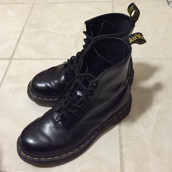 Dr. Martens originals size 6