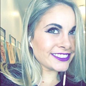 Meet your Posher, Hollie