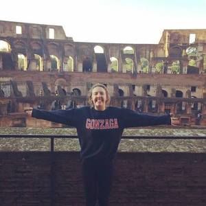 Meet your Posher, Claire