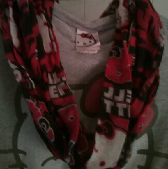!Hello kitty Bundle ! Cutest ever tee + Scarf!! - Picture 2 of 4