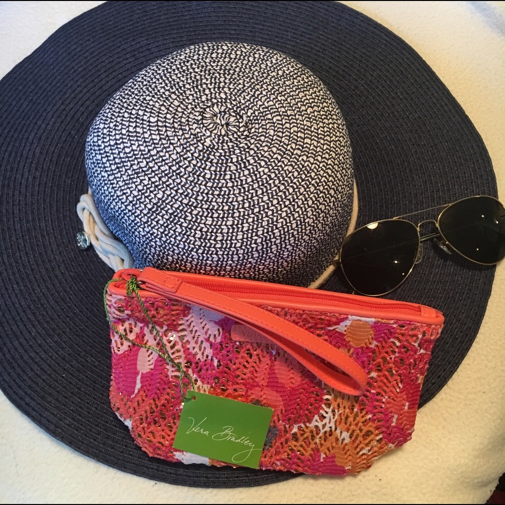 🎉SALE LAST CHANCE! NWT Vera Bradley Wristlet