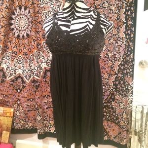 Short black dress with sequins