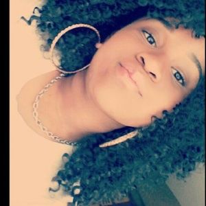 Meet your Posher, Amari