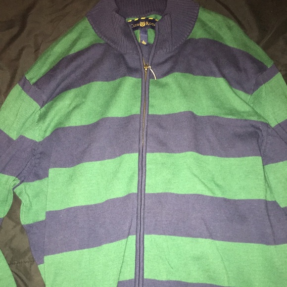 Club room size L sweater. - Picture 1 of 1