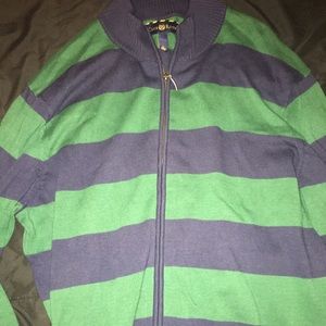 Club room size L sweater.