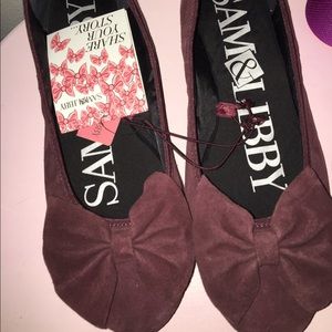 BNWT Sam & Libby burgundy bow flats