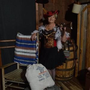 Meet your Posher, Kim