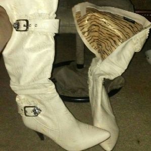 Boots:Caliente White and gold leather boots