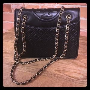 Medium "Fleming" leather shoulder bag