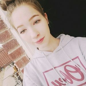 Meet your Posher, Caitlyn