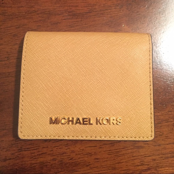 MICHAEL KORS TRAVEL PEANUT SAFFIANO LEATHER SLG