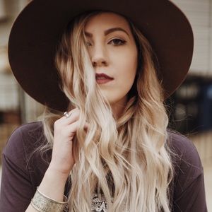 Meet your Posher, Kay