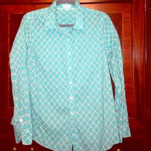 Beautiful Aqua Crown & Ivy Button Up💕