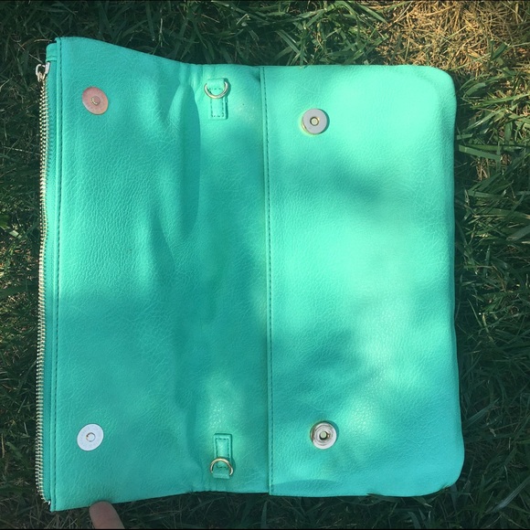 Clutch - Picture 3 of 3