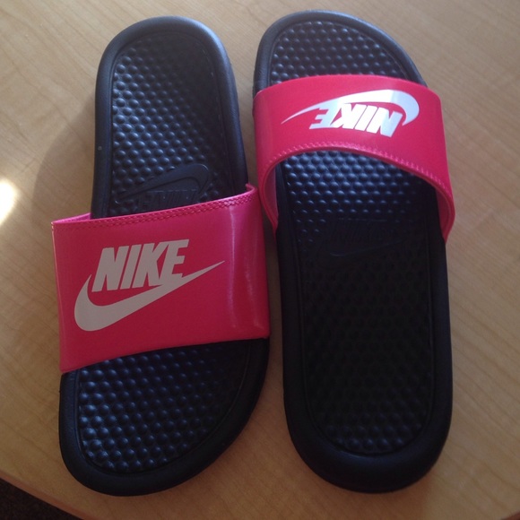 6 Youth Nike sandals.