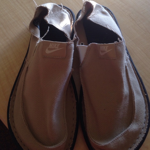 Mens slip on Nike summer shoes