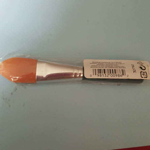 New maximum  coverage face brush - Picture 2 of 2