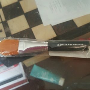 New maximum  coverage face brush