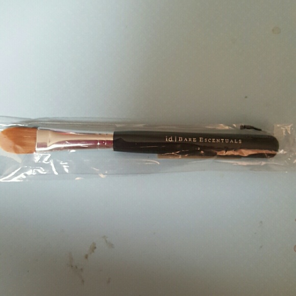 New concealer brush - Picture 1 of 2