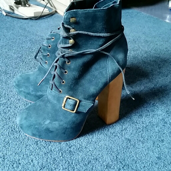 Steve Madden suede booties