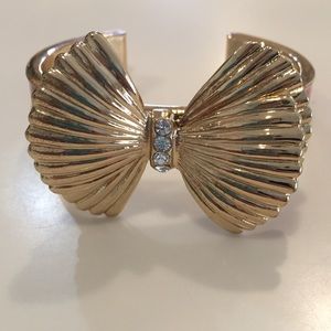 Lilly Pulitzer shell cuff bracelet