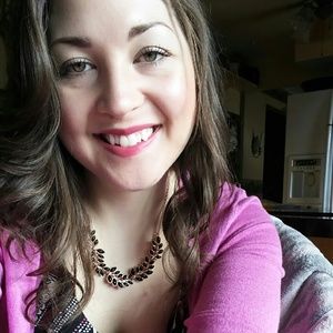 Meet your Posher, Elissa