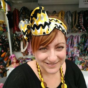 Jumbo Bow wire headband.