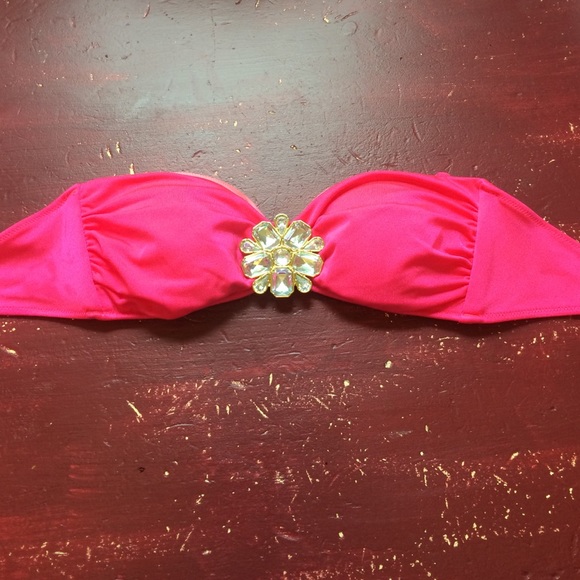 Sale on Victoria's Secret Bikini Top!💗💋