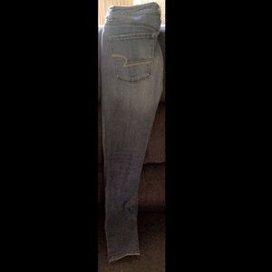 ✨NEED GONE✨ American Eagle high rise jeggings!