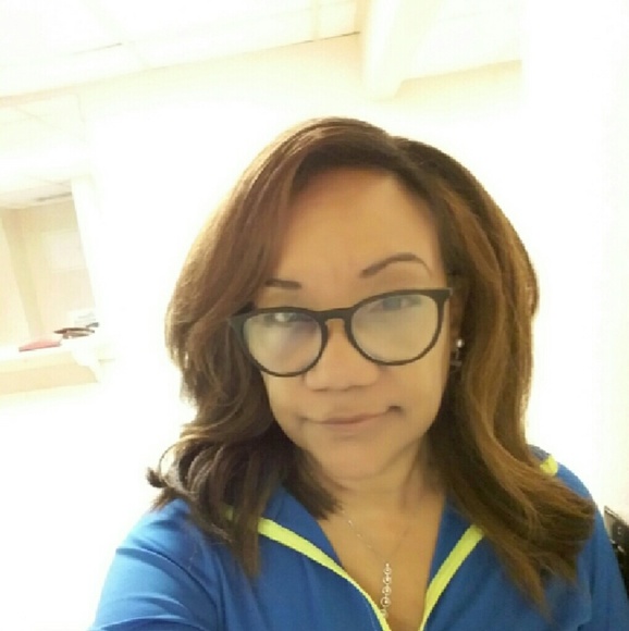 Meet your Posher, Roxanne - Picture 2 of 2