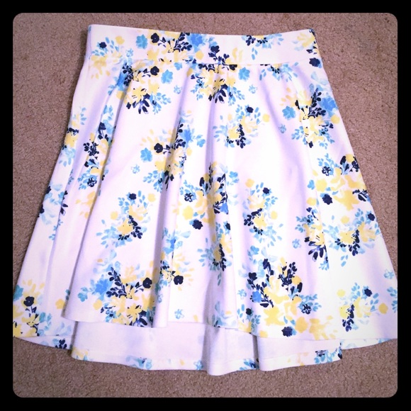 Torrid size 0 skater scuba skirt adorable!