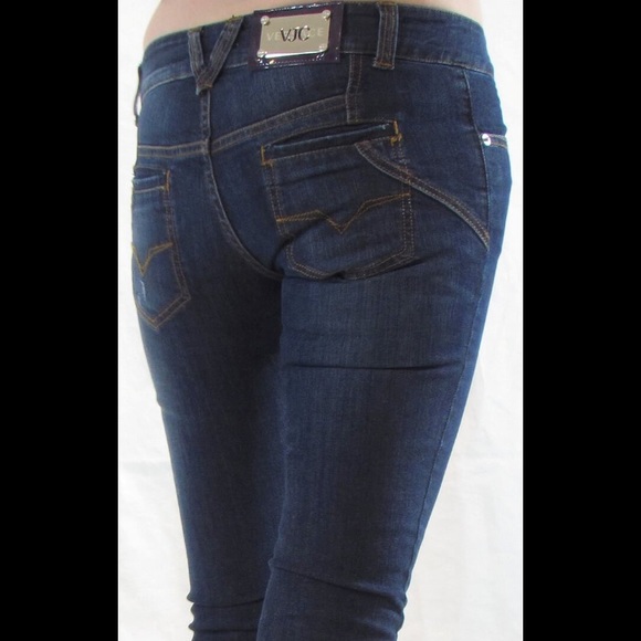 Versace Jean - Picture 3 of 4