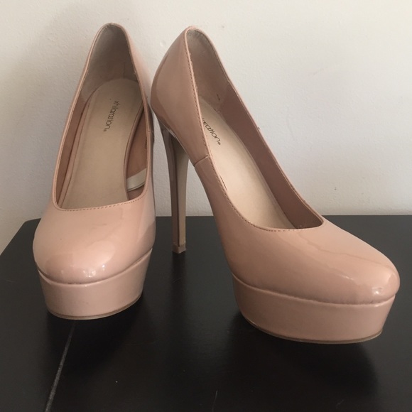 Xhilaration Nude/Blush Color Pumps👠