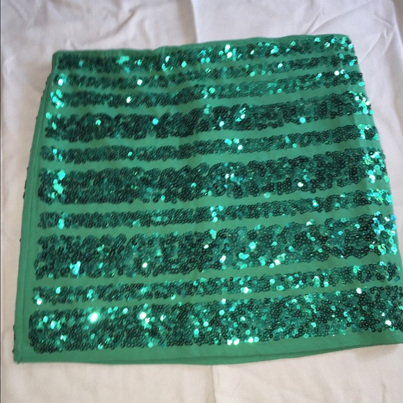 Body con sequin skirt