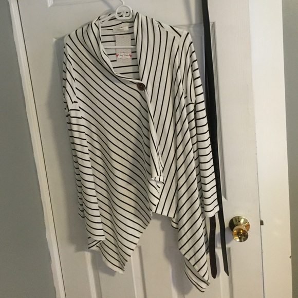 Very comfortable cover up/poncho style top