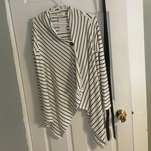 Very comfortable cover up/poncho style top