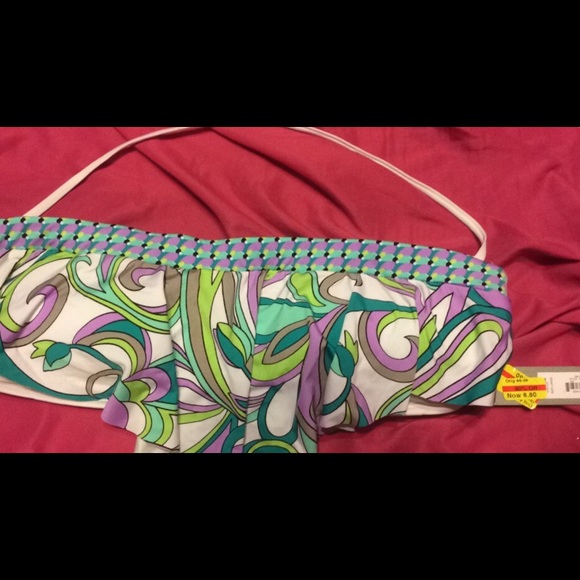 Bathing suite top. Bought from Kolhs