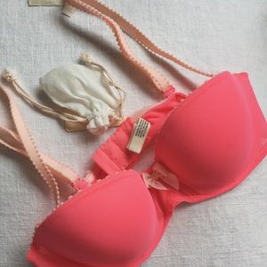 Detailed Aerie bra NWT, scalloped accents